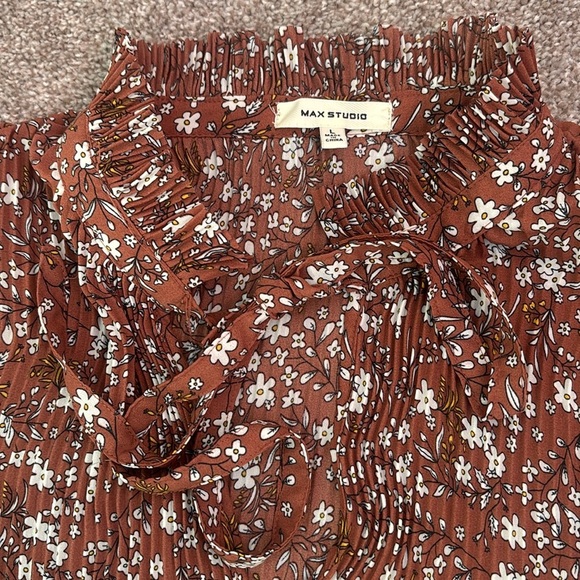 Max Studio Blouse - Picture 2 of 3